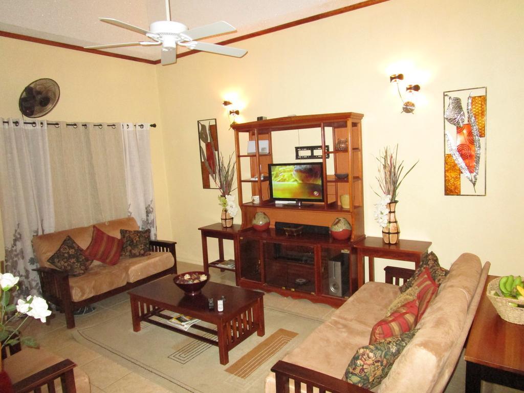 The Residence Portmore Apartments Exterior foto